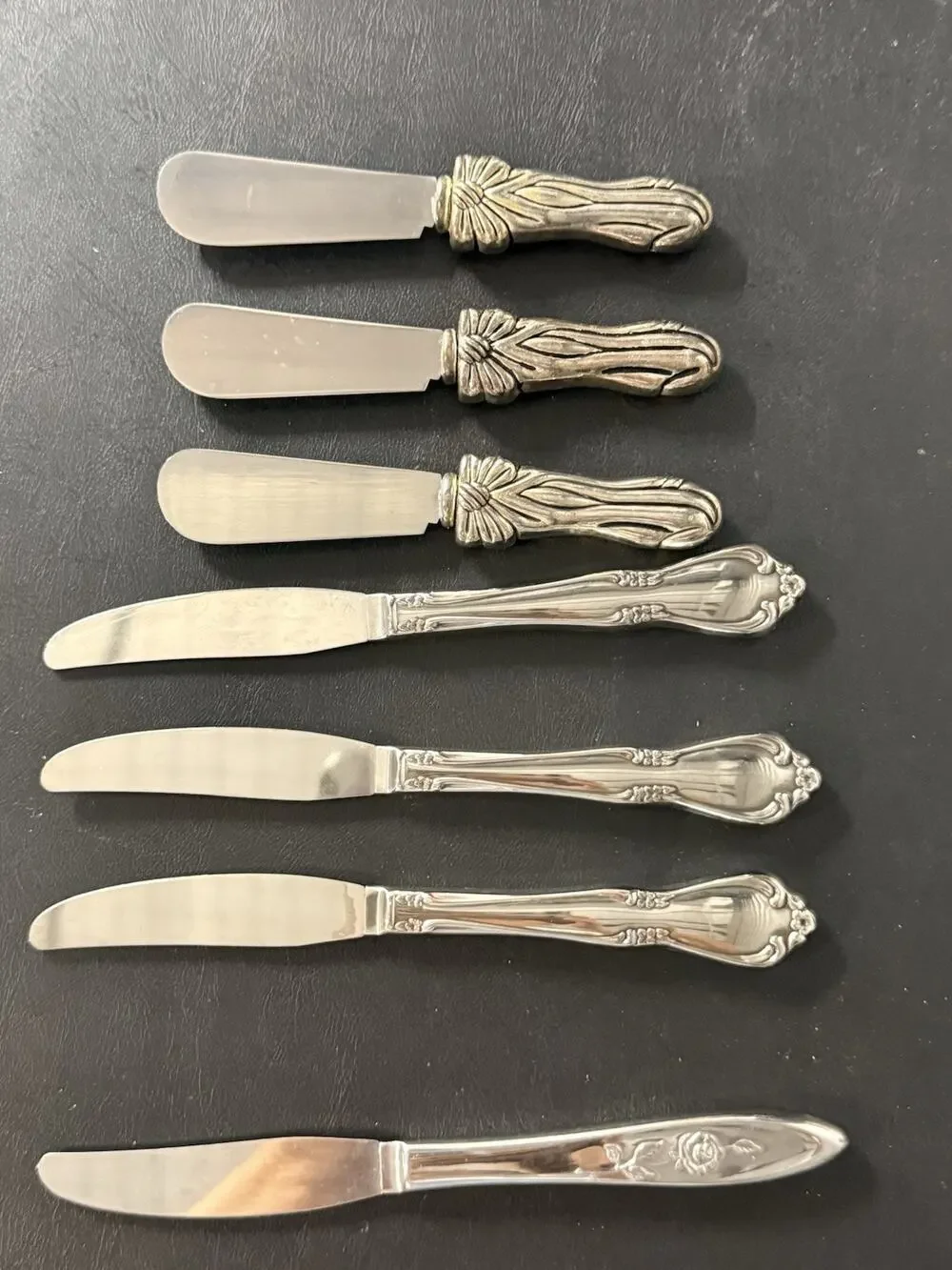 Lot of 7 Assorted Butter Knives & Spreaders – Floral & Decorative Handles